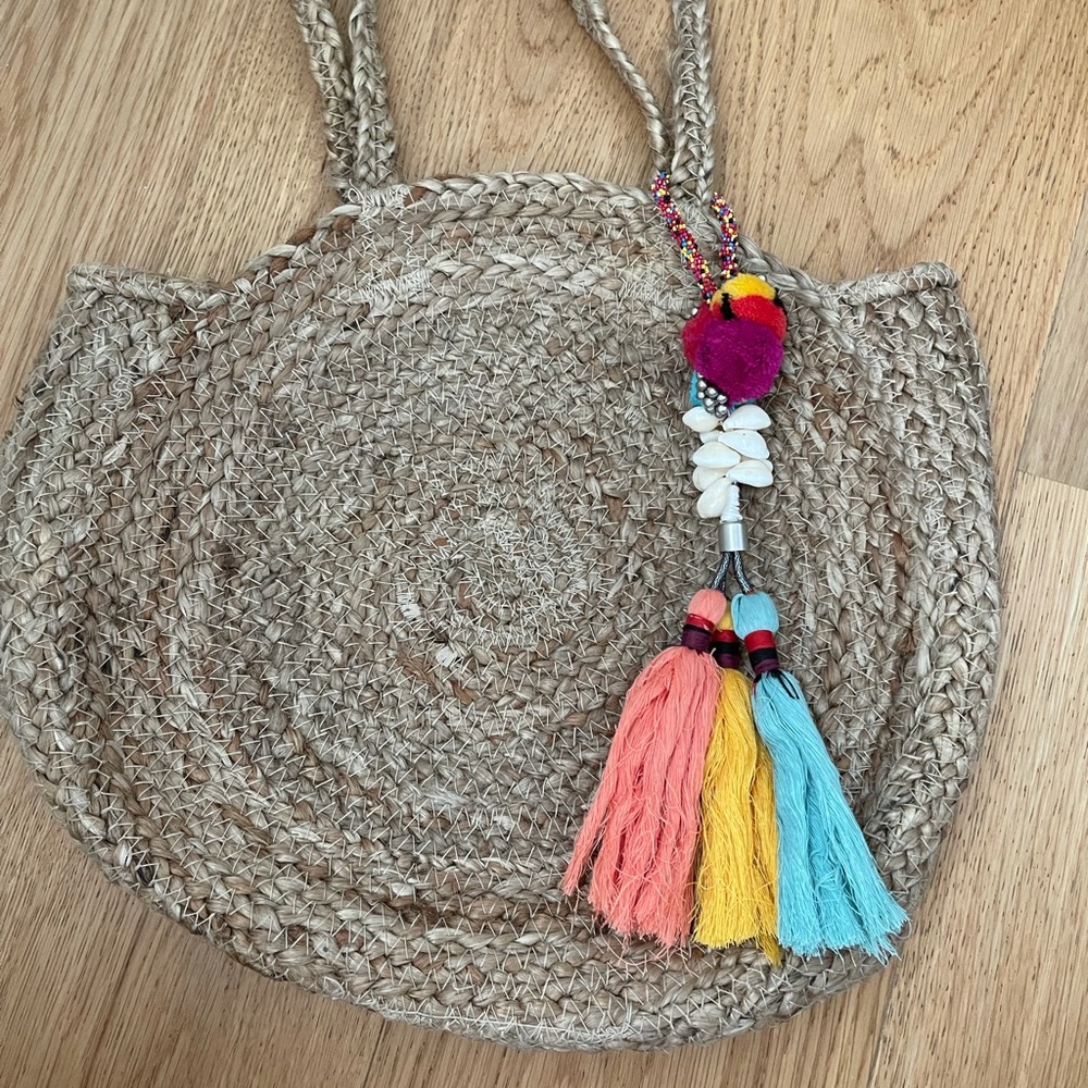 Fabulous Zara beach tote; like new
